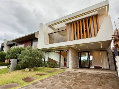 Casa em Condomínio 4 dormitórios para venda, Centro em Xangri-lá | Ref.: 2955