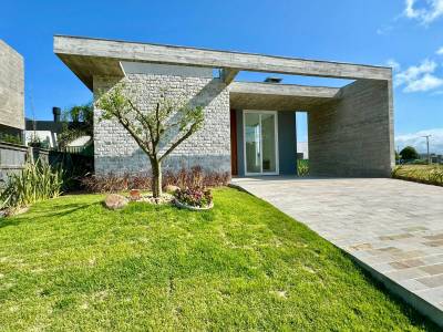 Casa em Condomínio 3 dormitórios para venda, Arroio Teixeira em Capão da Canoa | Ref.: 4372