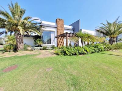 Casa em Condomínio 4 dormitórios para venda, Centro em Xangri-lá | Ref.: 4638