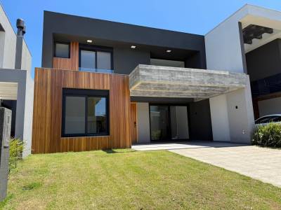 Casa em Condomínio 4 dormitórios para venda, Centro em Xangri-lá | Ref.: 4643