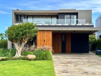 Casa em Condomínio 5 dormitórios para venda, Centro em Xangri-lá | Ref.: 5580