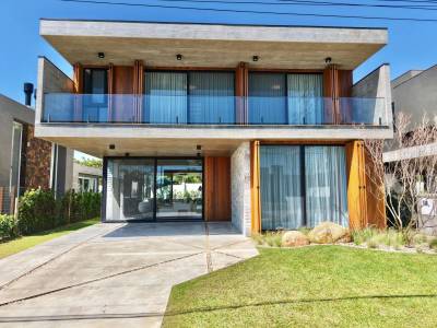 Casa em Condomínio 5 dormitórios para venda, Capão Novo em Capão da Canoa | Ref.: 7809