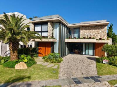 Casa em Condomínio 4 dormitórios para venda, Atlântida em Capão da Canoa | Ref.: 8743